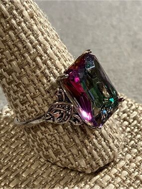 Simulated Mystic Topaz Glass Stone Silver Tone Cocktail Ring Size 10.75 NEW